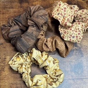 Western Vibes 4- Pack Scrunchies Shades of Brown Cowgirl Cowboy Boots
